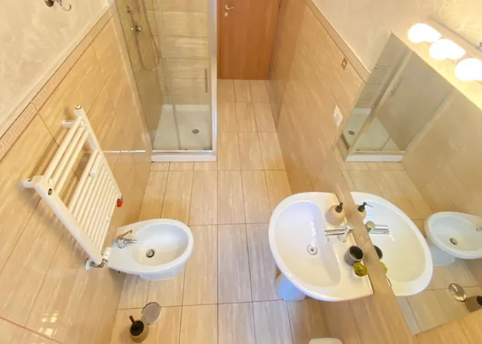 Golden Essence - Terrace & Metro Appartamento