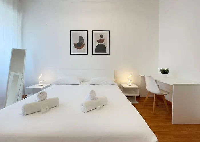 Golden Essence - Terrace & Metro Appartamento